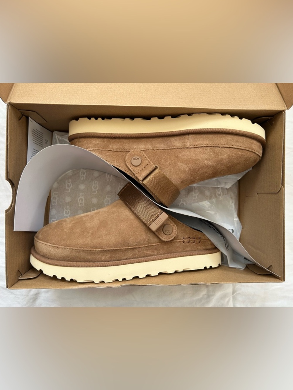 NWT UGG Goldenstar Chestnut Clogs - Womens - Picture 8 of 9
